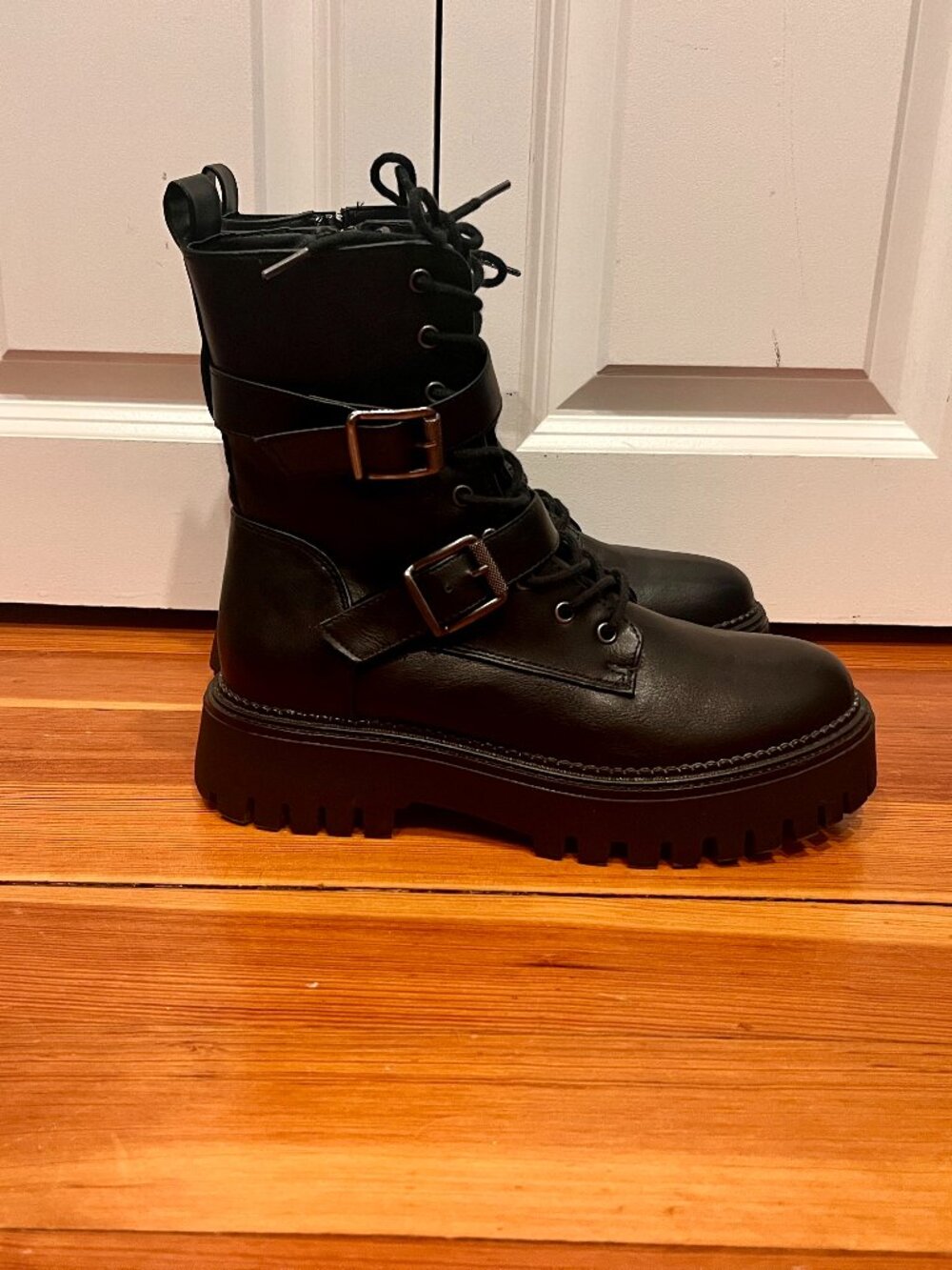 Sincerely Jules Black Combat Moto Boots Silver Buckle Detail Women's Size 7.5 - Picture 4 of 7